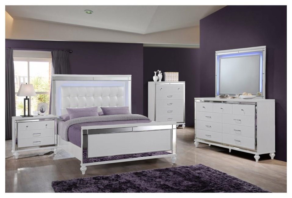 Valentino silver upholstered store panel bedroom set